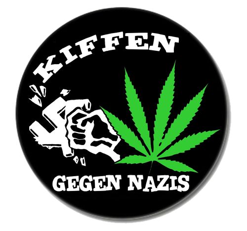 KIFFEN GEGEN NAZIS (Button 2,5cm)